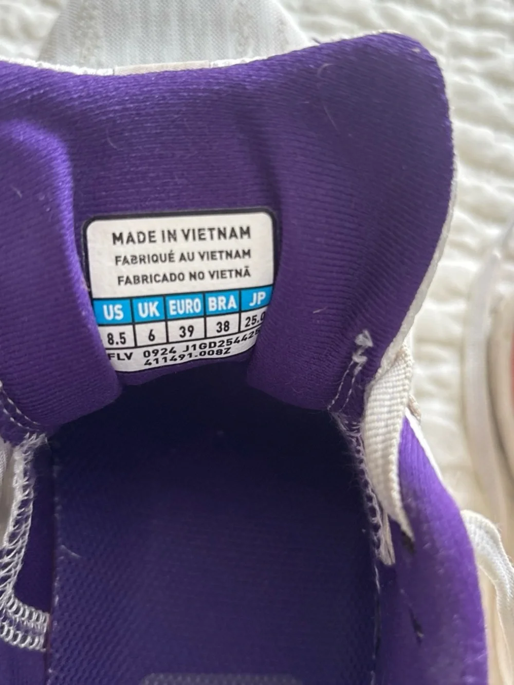 Mizuno Wave Inspire 21 Women's White Running Shoes with Purple Accent